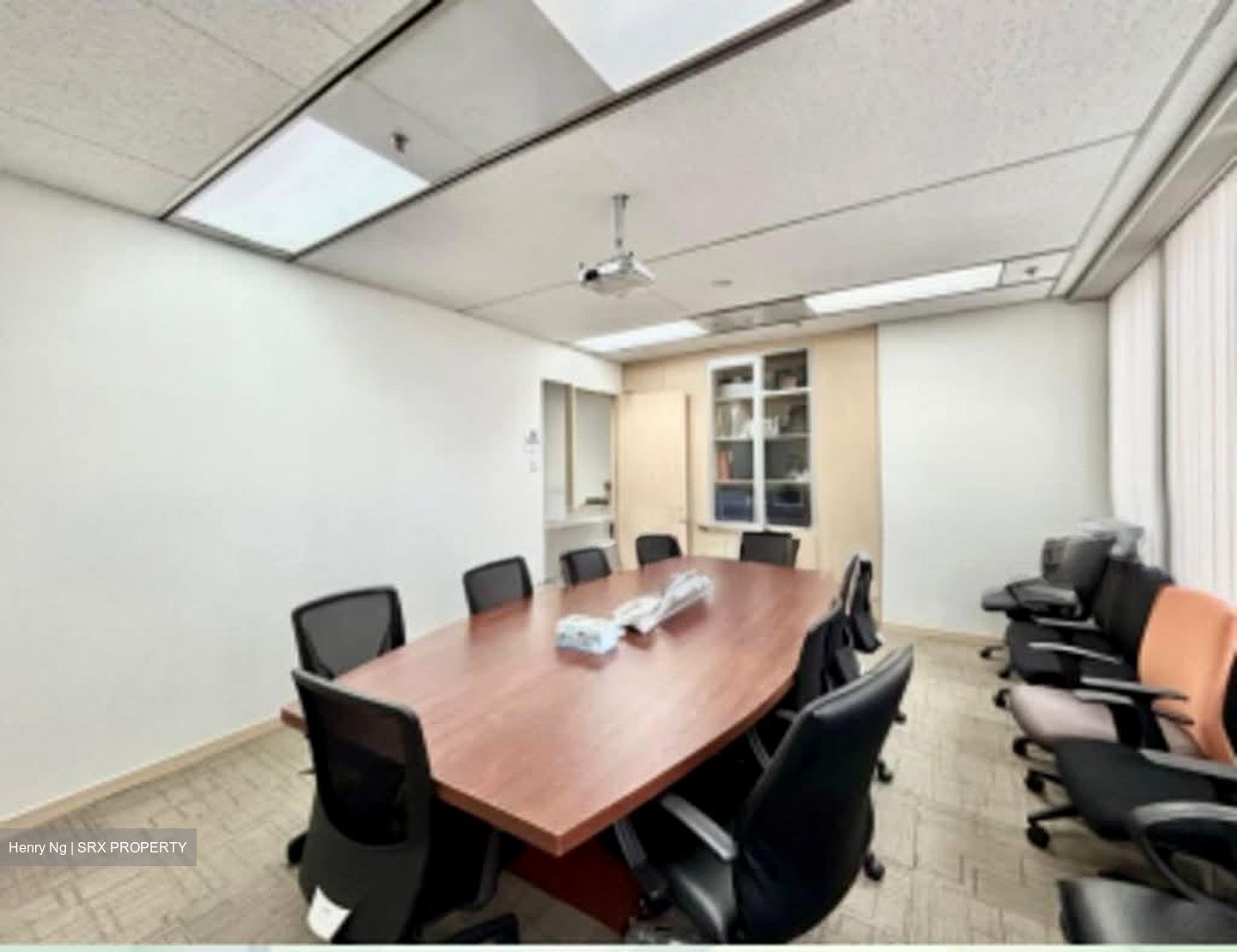 United Square (D11), Office #545901641
